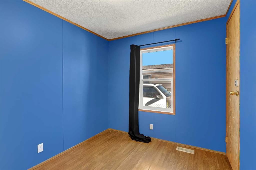 12128 98 Street, Grande Prairie, AB - Indoor Photo Showing Other Room