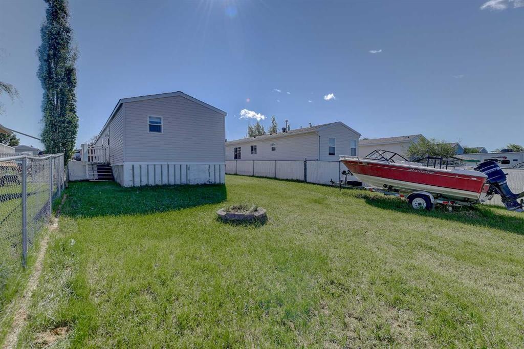 12128 98 Street, Grande Prairie, AB - Outdoor