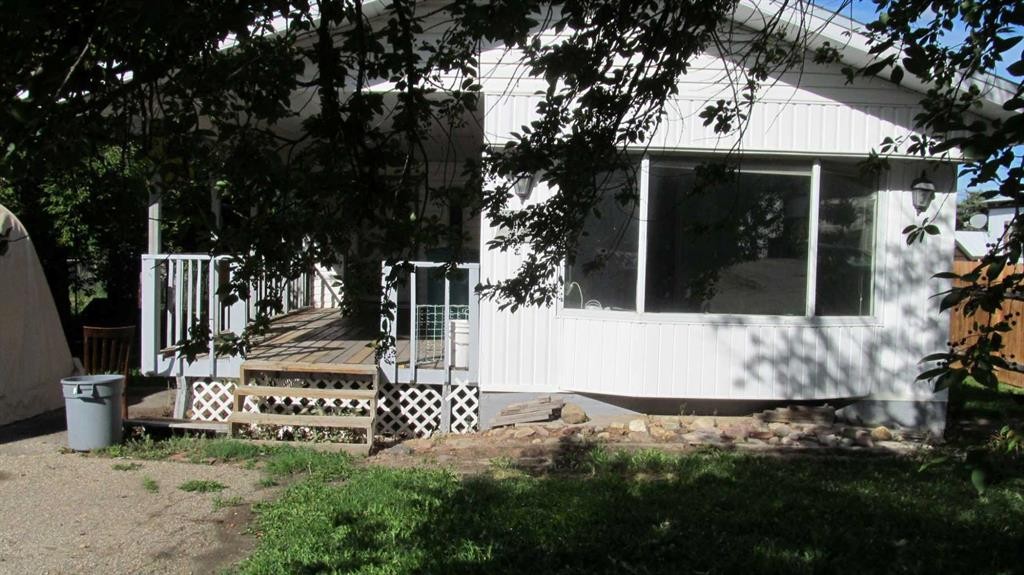 1109 6Th, Beaverlodge, AB - Outdoor