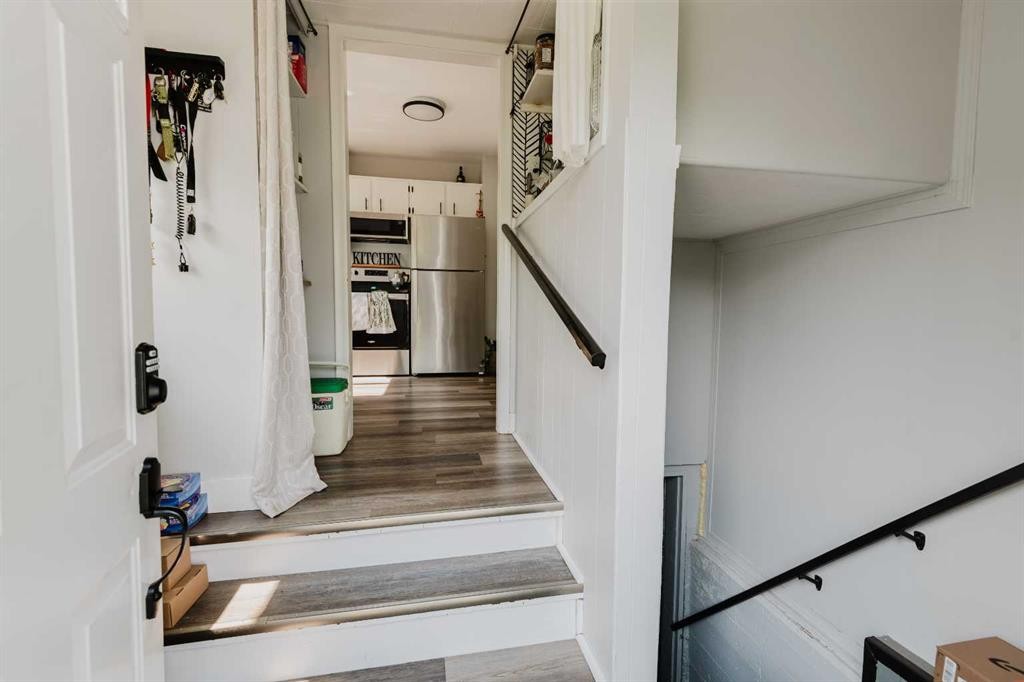908 6 Avenue, Beaverlodge, AB - Indoor Photo Showing Other Room