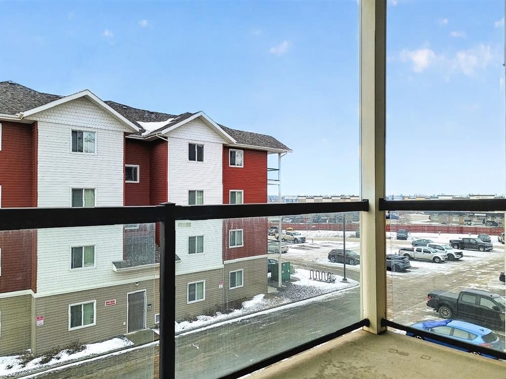 302-9810 96 Street, Grande Prairie, AB - Outdoor