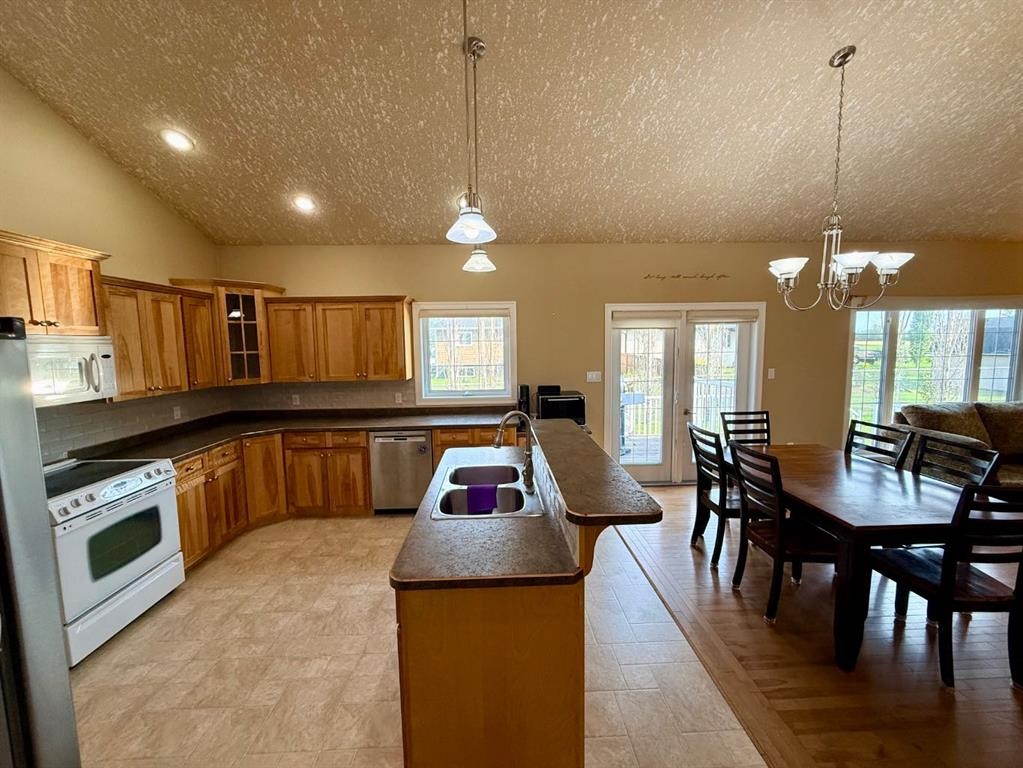 11106 107 Ave, La Crete, AB - Indoor Photo Showing Other Room