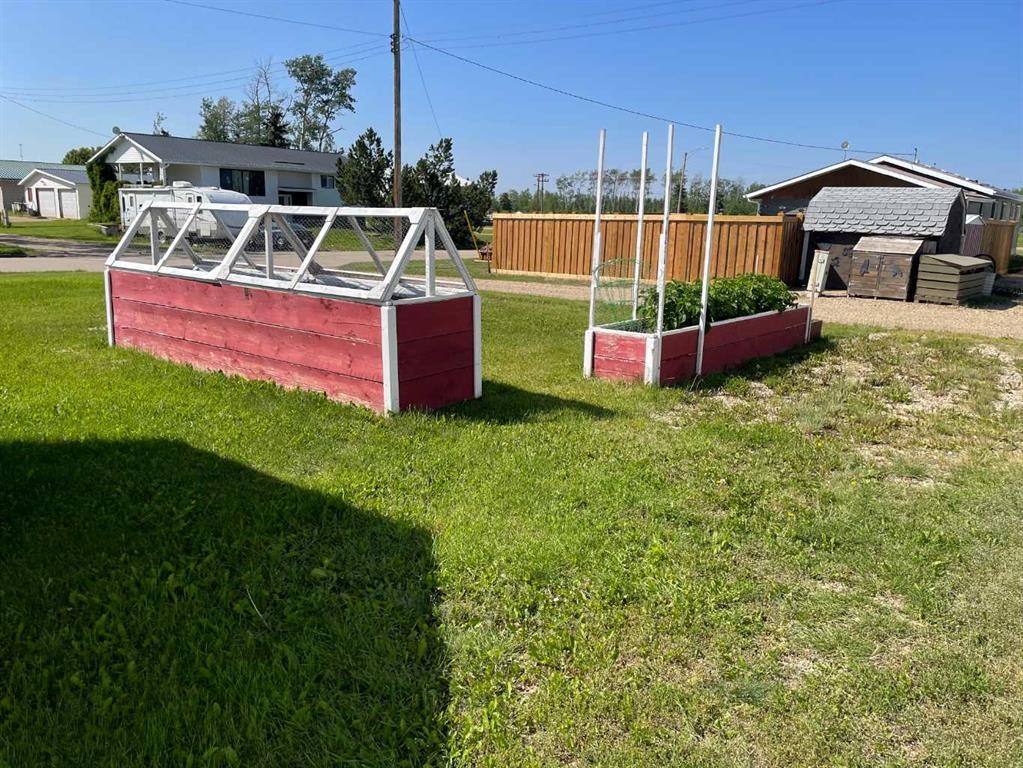 908 6 Avenue, Hines Creek, AB - Outdoor