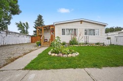 842 Briarwood Road Strathmore, AB T1P 1E8