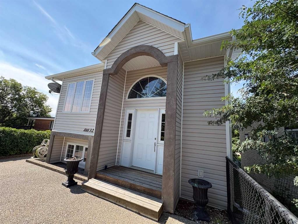 10032 102 Street, Peace River, AB - Outdoor With Exterior