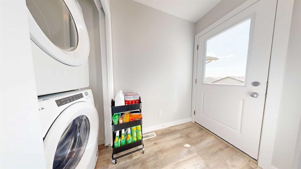 9517 113 Avenue, Clairmont, AB - Indoor Photo Showing Laundry Room
