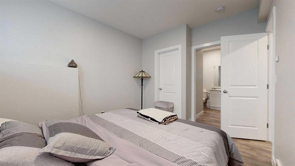 9517 113 Avenue, Clairmont, AB - Indoor Photo Showing Bedroom