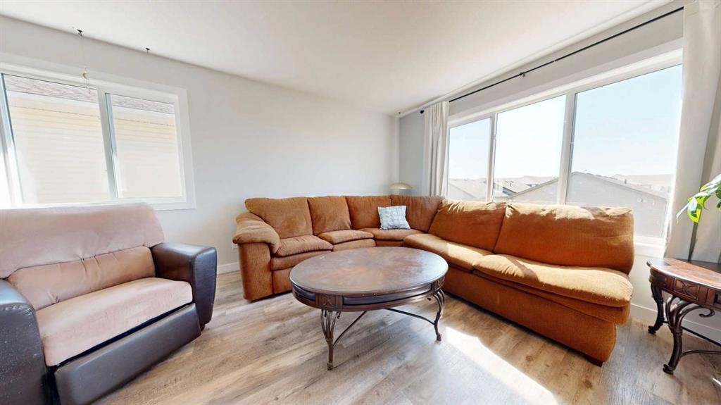 9517 113 Avenue, Clairmont, AB - Indoor Photo Showing Living Room