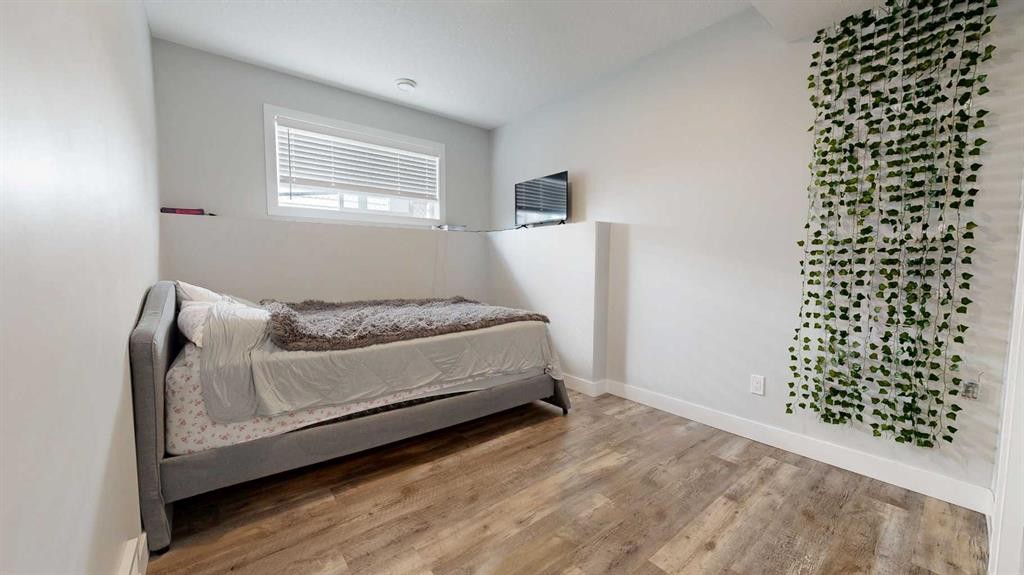 9517 113 Avenue, Clairmont, AB - Indoor Photo Showing Bedroom