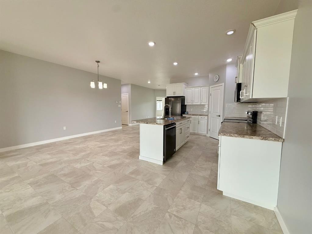 9904 111 Street Unit 4, La Crete, AB - Indoor Photo Showing Kitchen