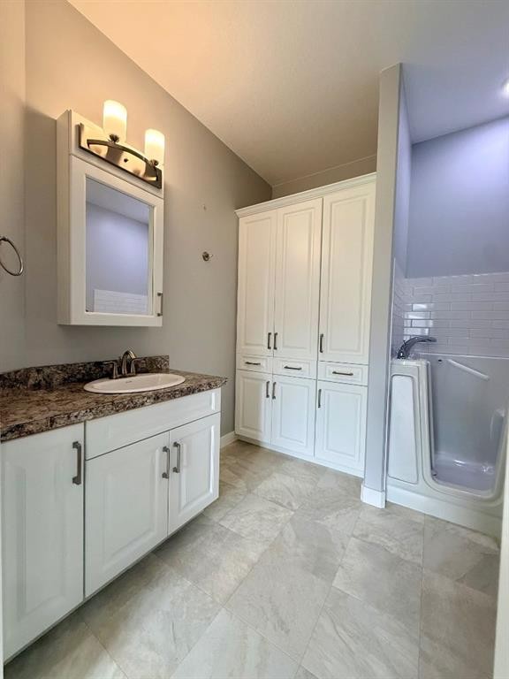 9904 111 Street Unit 4, La Crete, AB - Indoor