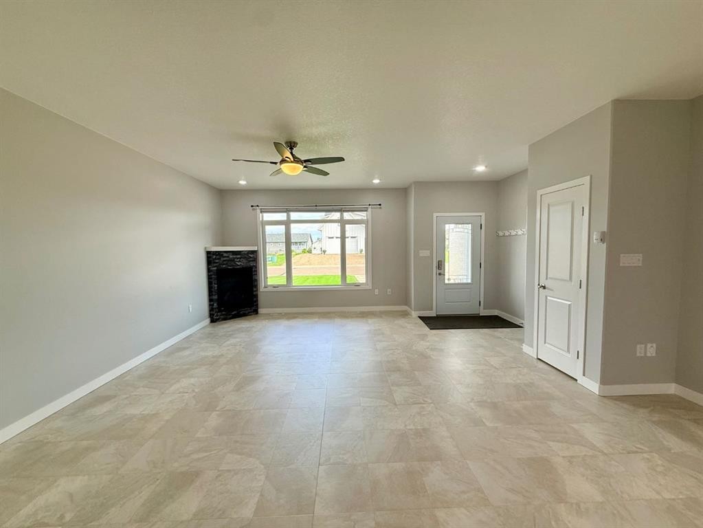 9904 111 Street Unit 4, La Crete, AB - Indoor