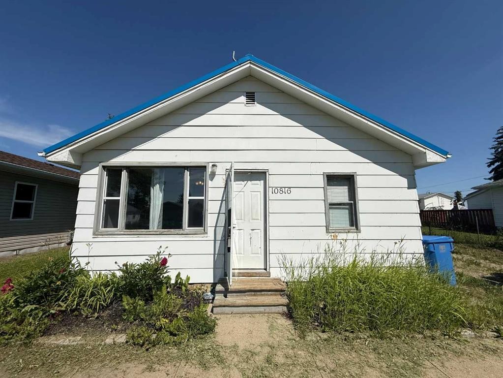 10816 107 Avenue, Fairview, AB - Outdoor