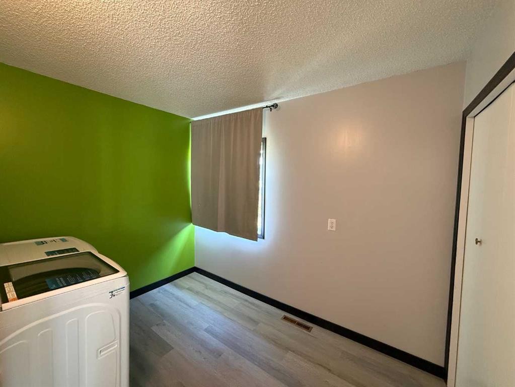 10816 107 Avenue, Fairview, AB - Indoor Photo Showing Laundry Room
