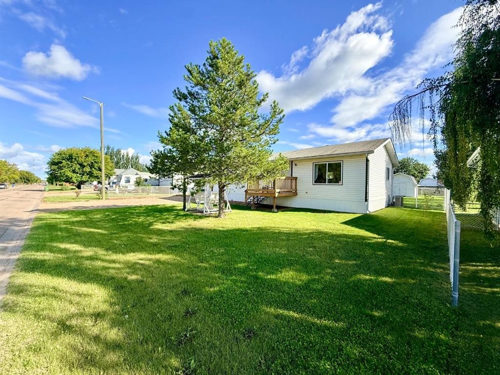 10629 101 Ave, La Crete, AB - Outdoor