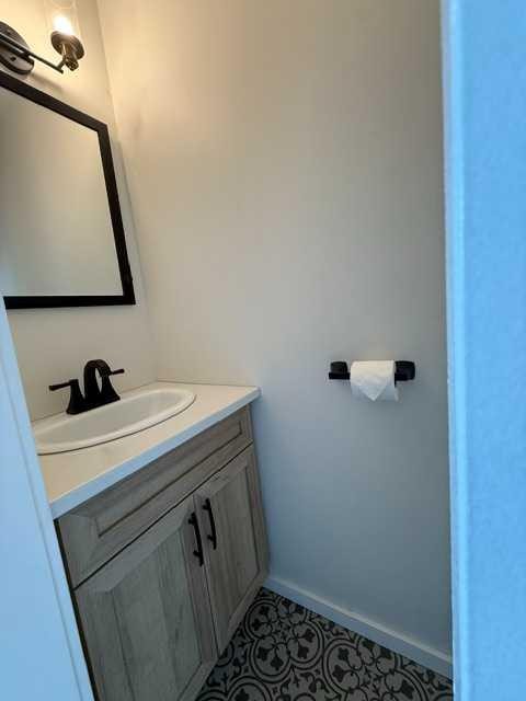 10205 103 Street, High Level, AB - Indoor Photo Showing Bathroom