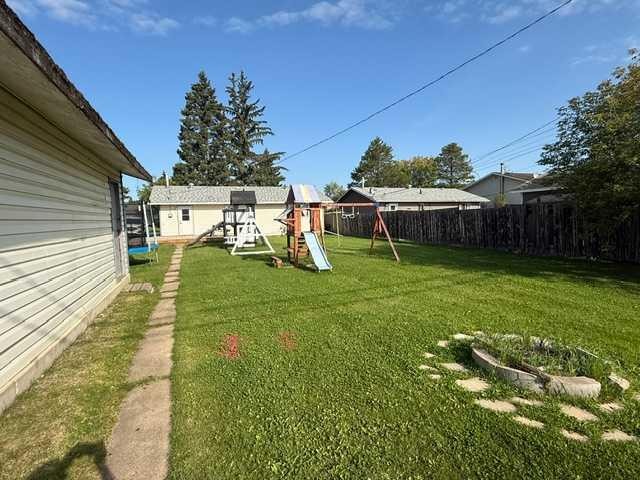 10205 103 Street, High Level, AB - Outdoor