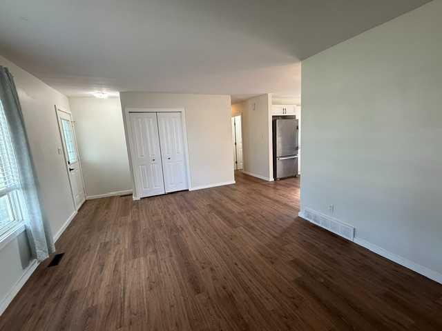 10205 103 Street, High Level, AB - Indoor Photo Showing Other Room