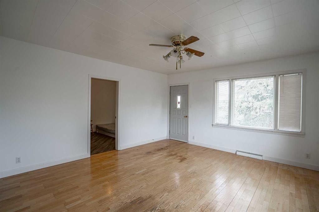 9702 100 Ave, Nampa, AB - Indoor Photo Showing Other Room