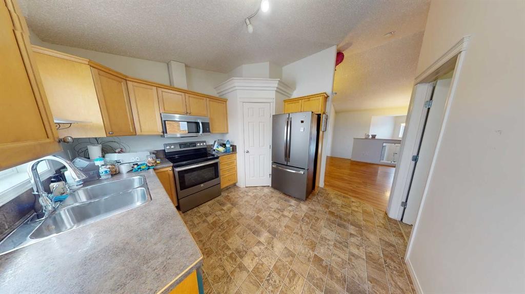 11227 69 Avenue, Grande Prairie, AB