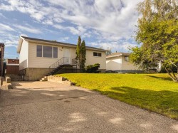 5104 46 Avenue Spirit River, AB T0H 3G0