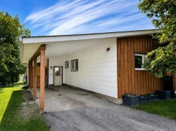 B-9517 98 Avenue Grande Prairie, AB T8V 0N8