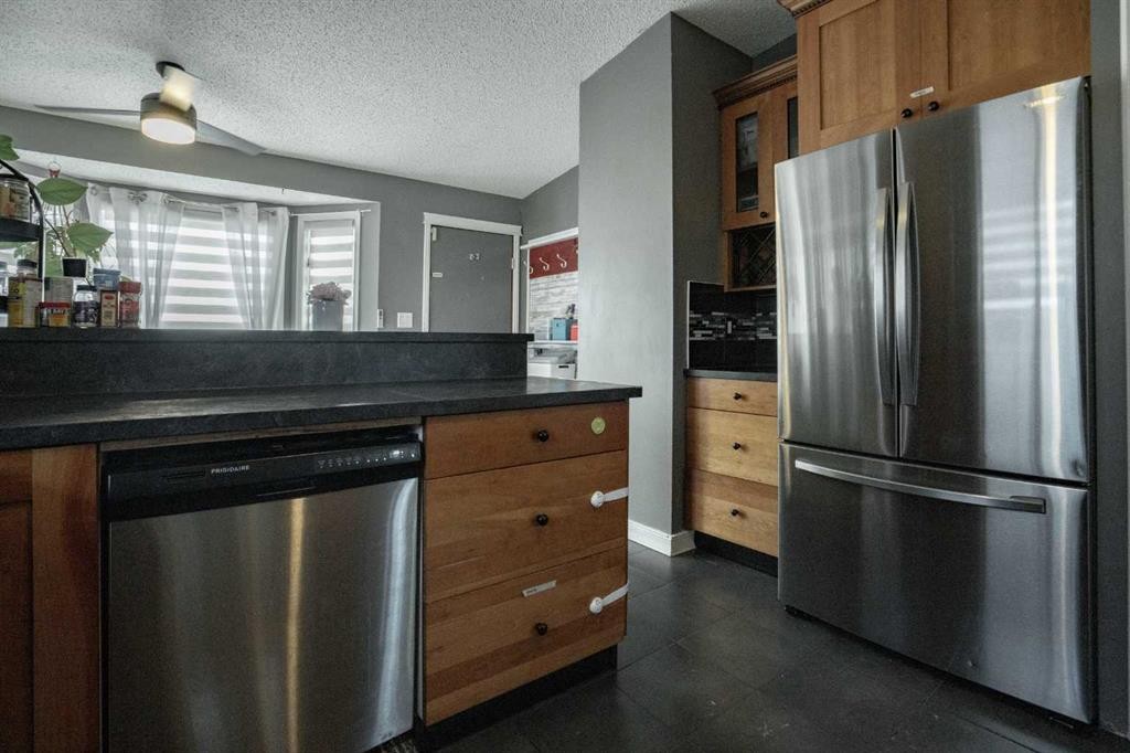5405 42 Ave, Grimshaw, AB - Indoor Photo Showing Kitchen