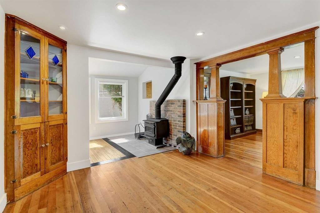 918 5 Avenue, Beaverlodge, AB - Indoor Photo Showing Other Room