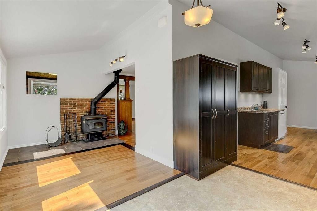 918 5 Avenue, Beaverlodge, AB - Indoor With Fireplace