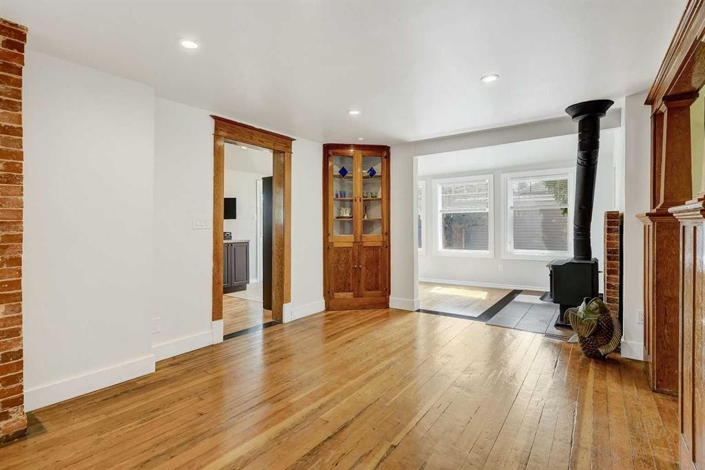 918 5 Avenue, Beaverlodge, AB - Indoor Photo Showing Other Room