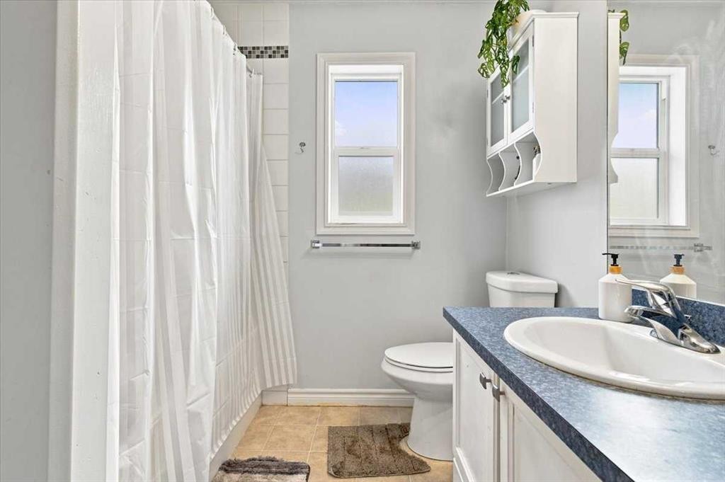 13005 90 Street, Grande Prairie, AB - Indoor Photo Showing Bathroom