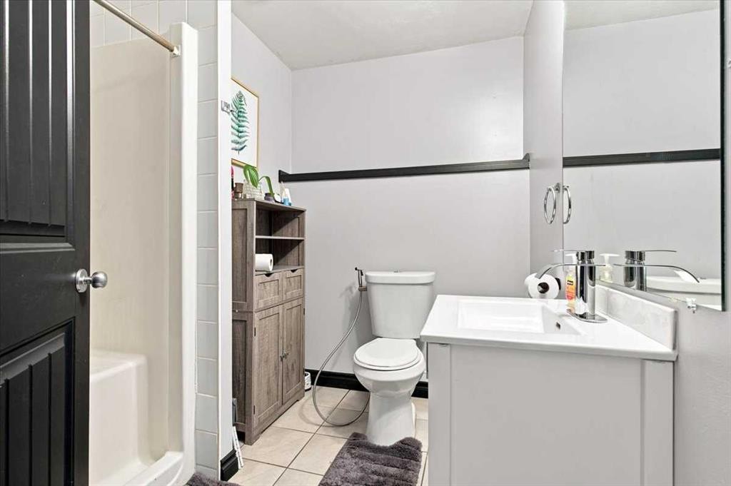 13005 90 Street, Grande Prairie, AB - Indoor Photo Showing Bathroom
