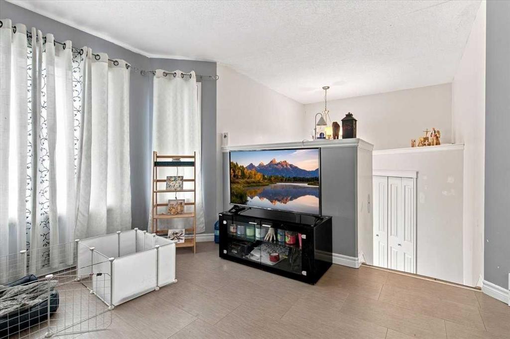 13005 90 Street, Grande Prairie, AB - Indoor