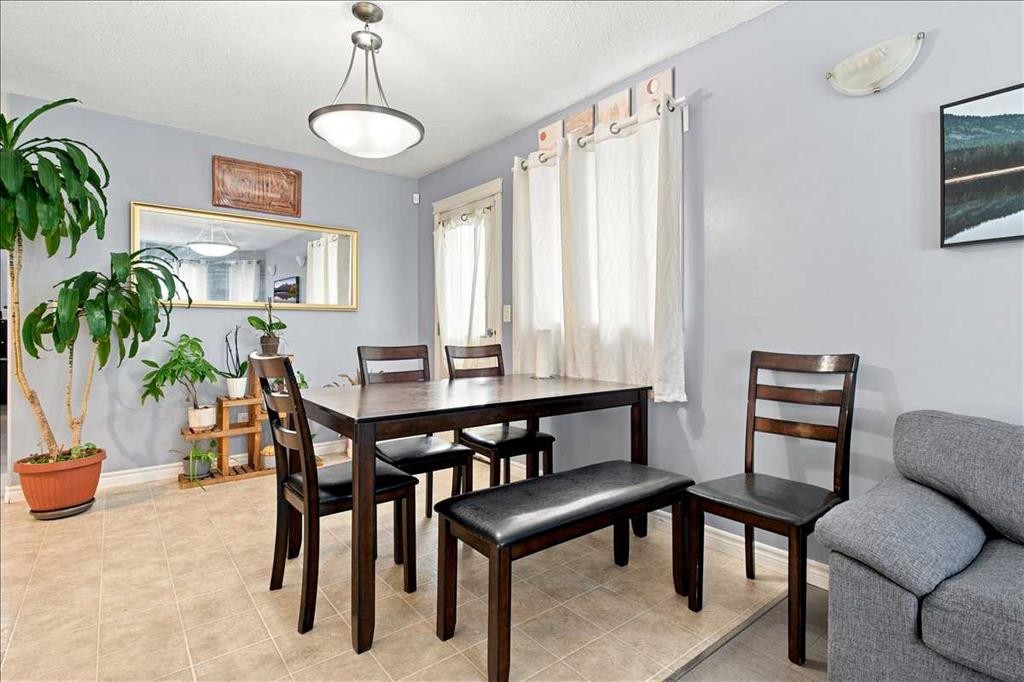 13005 90 Street, Grande Prairie, AB - Indoor Photo Showing Dining Room