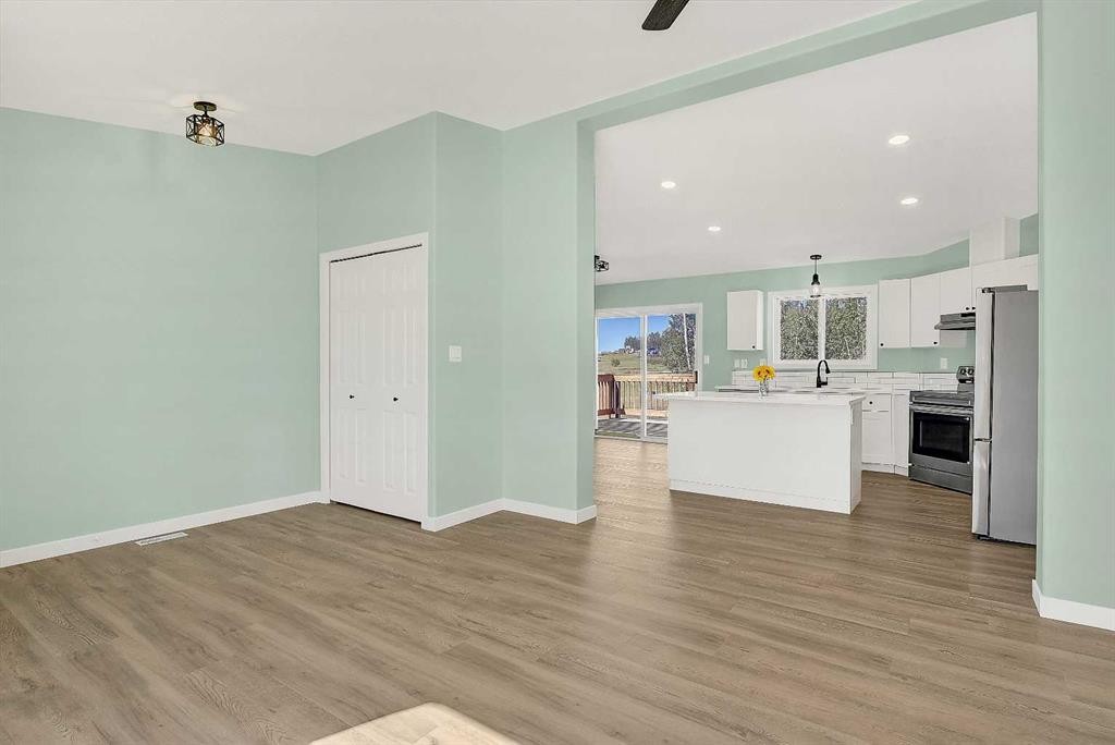 723020 Range Road 95, Beaverlodge, AB - Indoor Photo Showing Kitchen