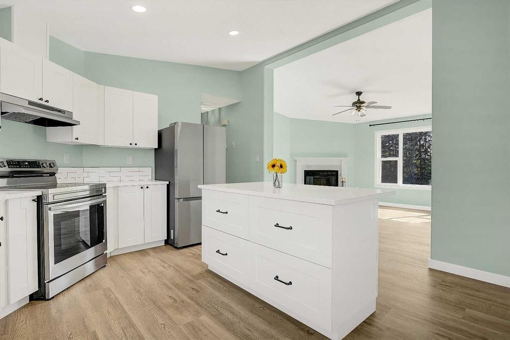 723020 Range Road 95, Beaverlodge, AB - Indoor Photo Showing Kitchen