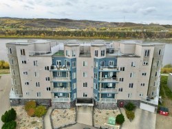 202-9810 94 Street Peace River, AB T8S 0A1