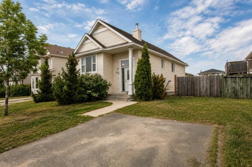 8005 Westpointe Drive  Grande Prairie, AB T8V 1B4