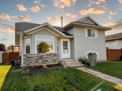 108 Pinnacle Boulevard  Grande Prairie, AB T8W 2V7