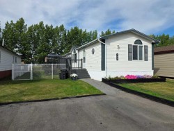 348 SCOTT Lane Rural Grande Prairie No. 1, County Of, AB T8W 5K5