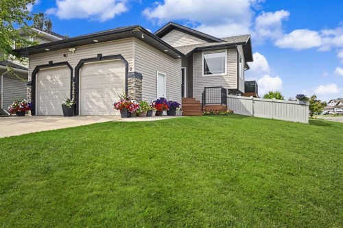2 Pinnacle Lake Drive  Grande Prairie, AB T8W 2X6