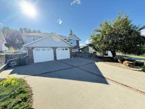 6929 99 Street  Peace River, AB T8S 1B4