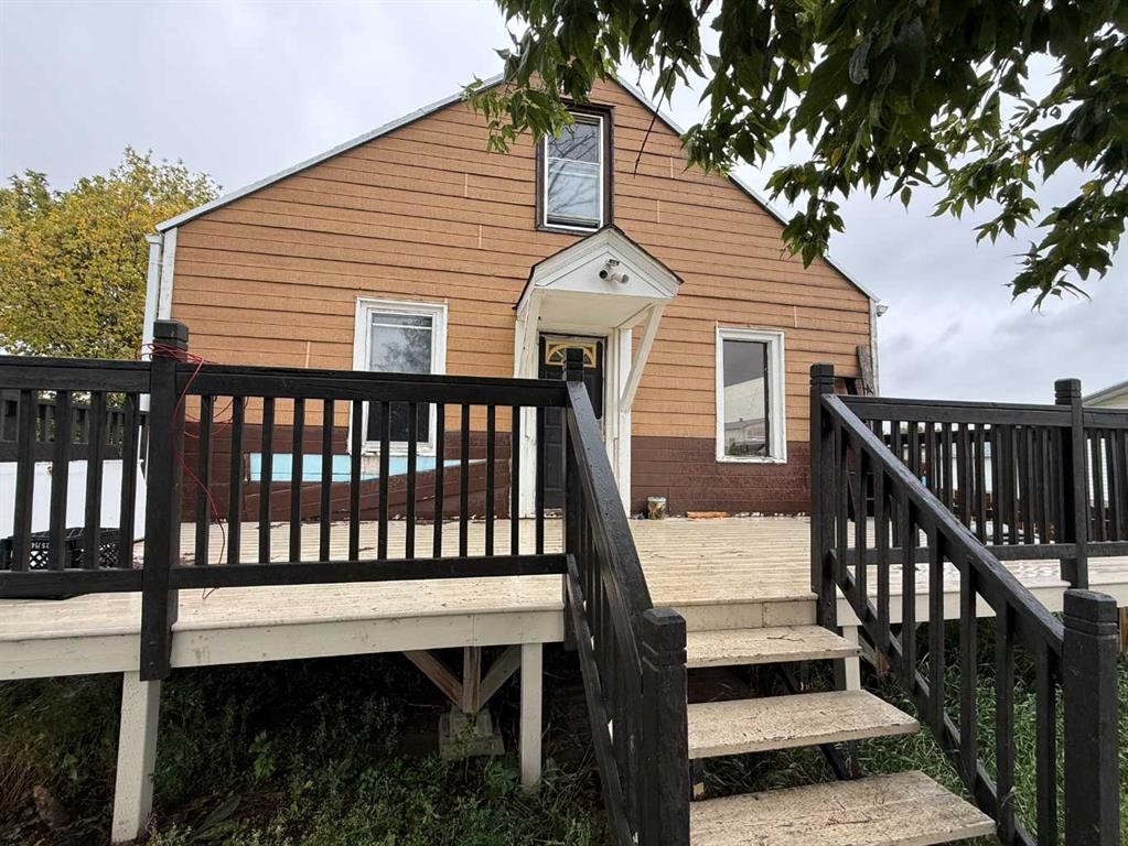 824 1 Avenue, Hines Creek, AB