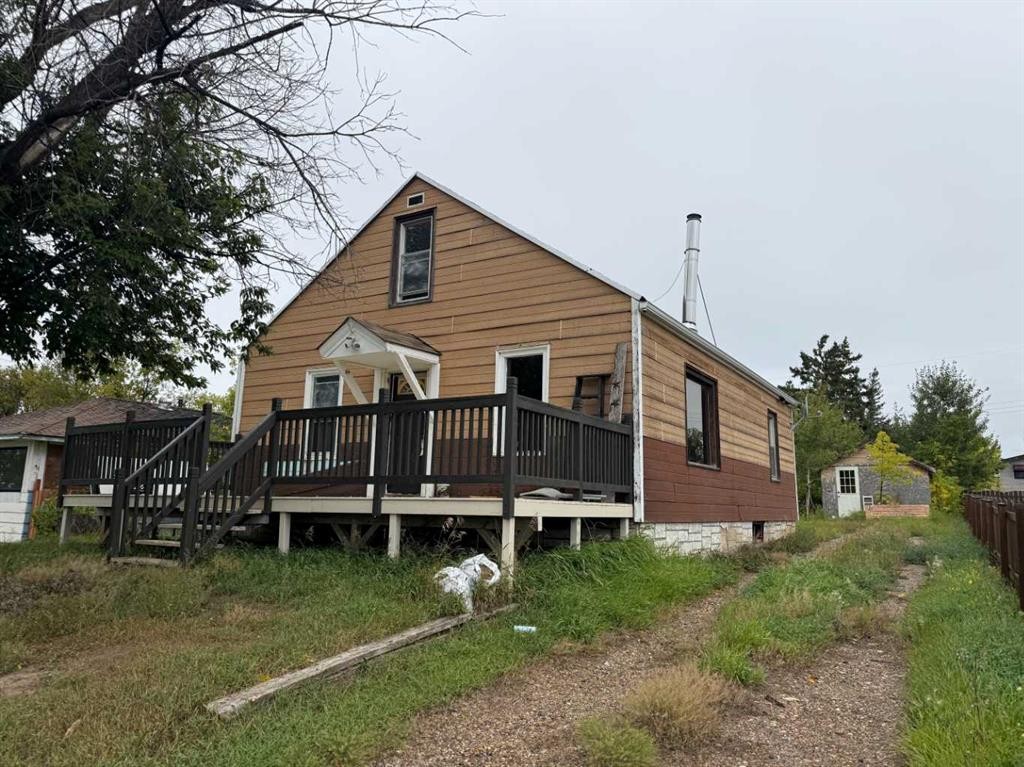 824 1 Avenue, Hines Creek, AB