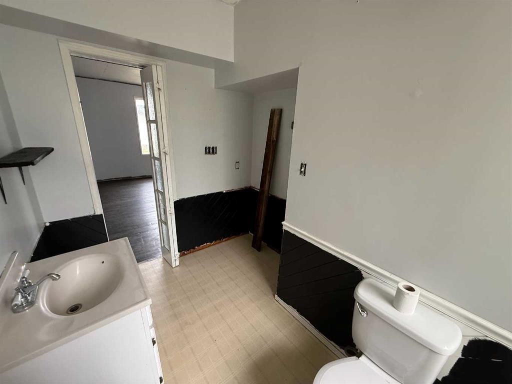 824 1 Avenue, Hines Creek, AB
