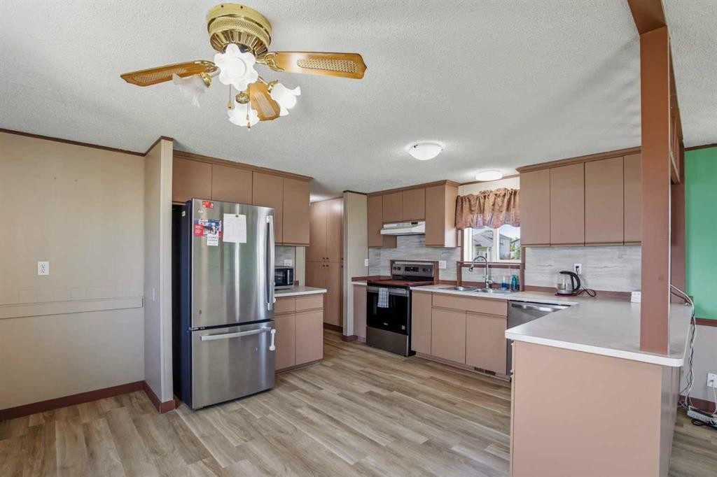 9711 103 Avenue, Clairmont, AB