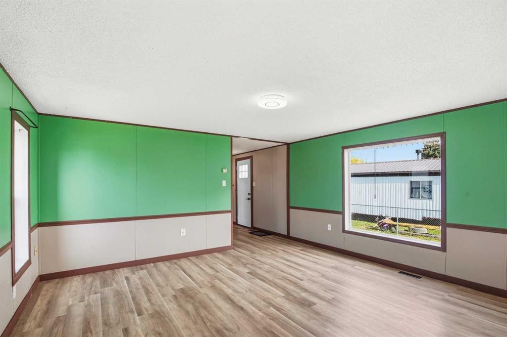 9711 103 Avenue, Clairmont, AB