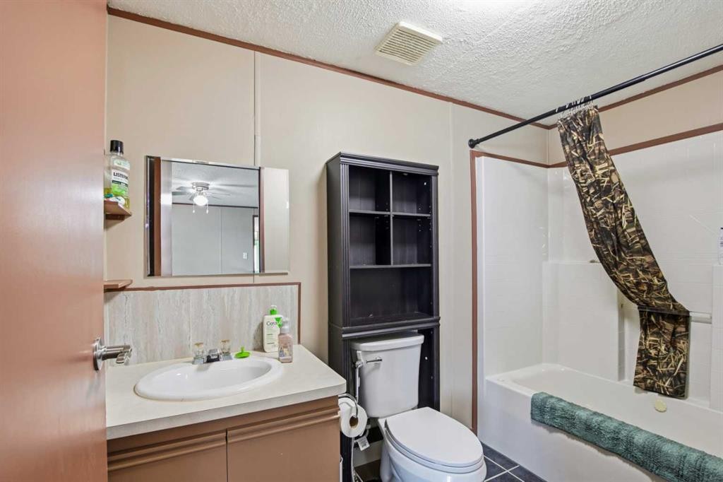 9711 103 Avenue, Clairmont, AB