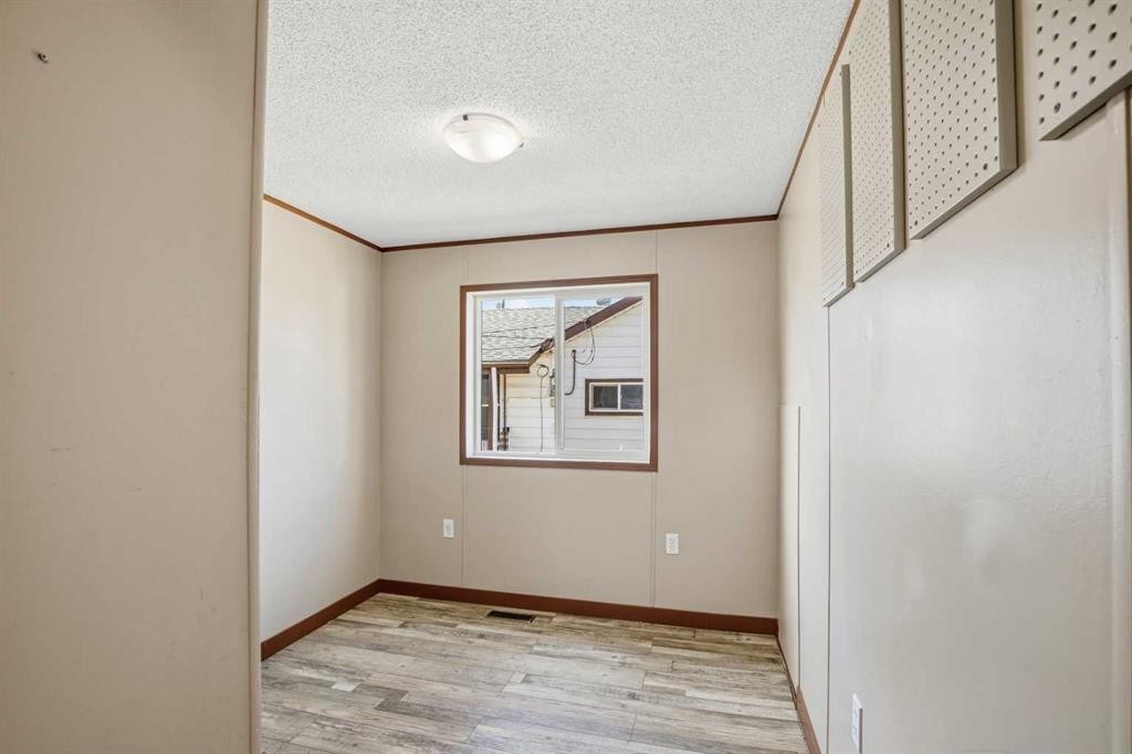 9711 103 Avenue, Clairmont, AB
