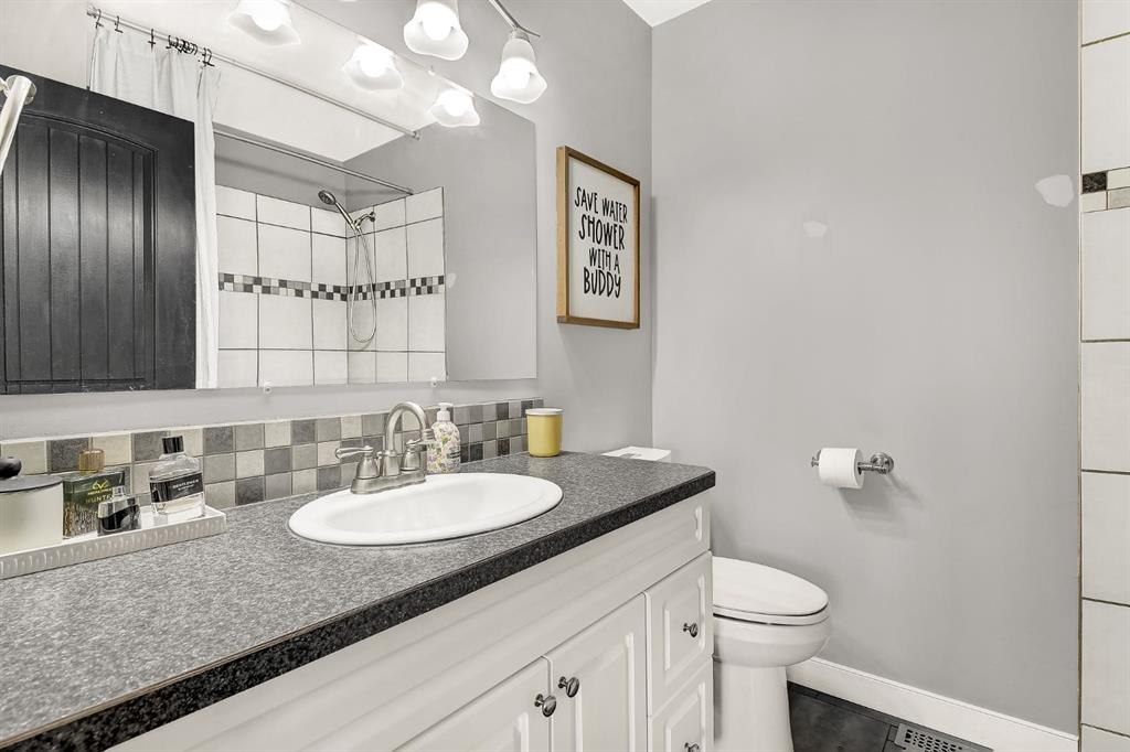 810 Almond Avenue, Beaverlodge, AB